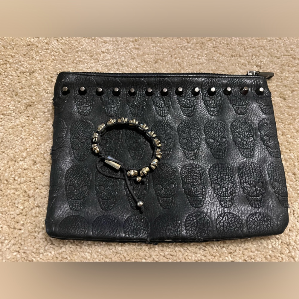 Deena and Ozzy Black Skull Bag with Bracelet